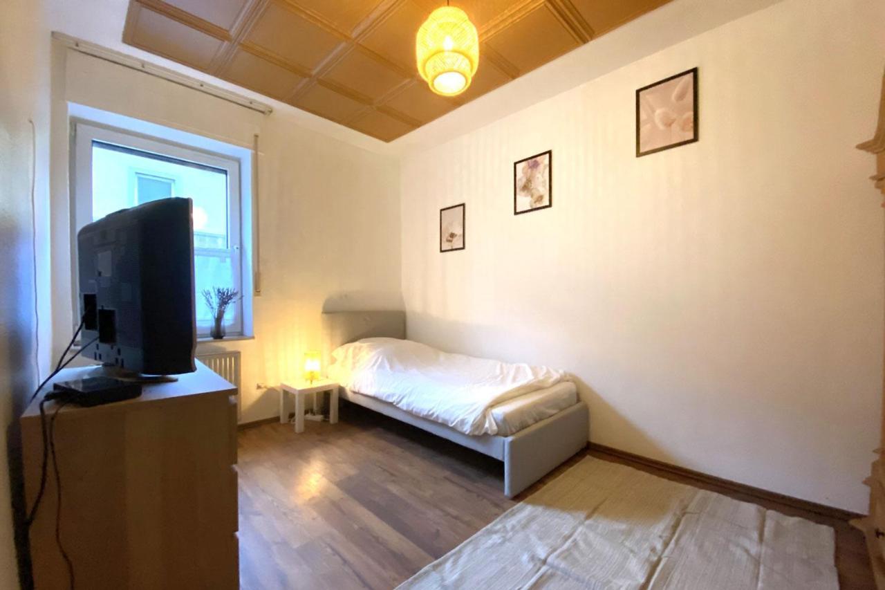 Cozy Apartment In Oberhausen Oberhausen  Exterior foto