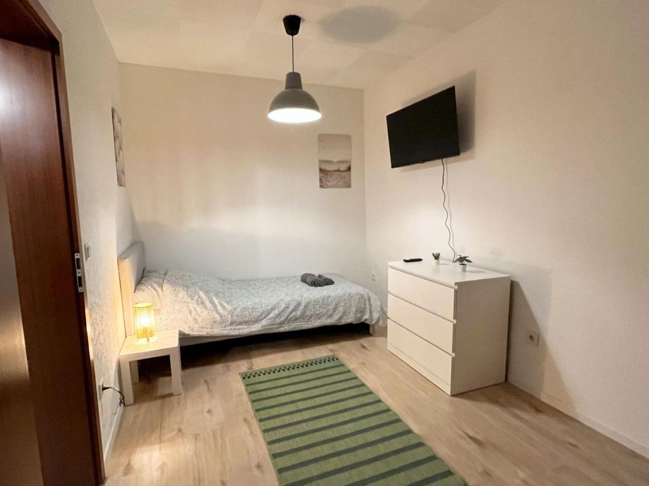 Cozy Apartment In Oberhausen Oberhausen  Exterior foto